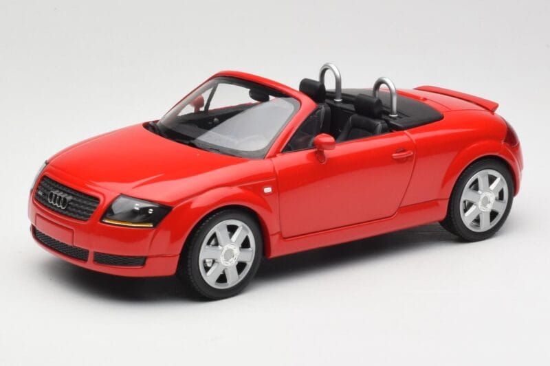 Audi TT 8N Roadster Sarkans Minichamps 1:18 155017032 Metāls