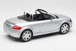 Audi TT 8N Roadster Silver Metallic Minichamps 1:18 155017031 Metāls — attēls 2 no 6