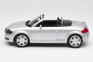 Audi TT 8N Roadster Silver Metallic Minichamps 1:18 155017031 Metāls — attēls 3 no 6