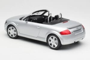 Audi TT 8N Roadster Silver Metallic Minichamps 1:18 155017031 Metāls — attēls 5 no 6