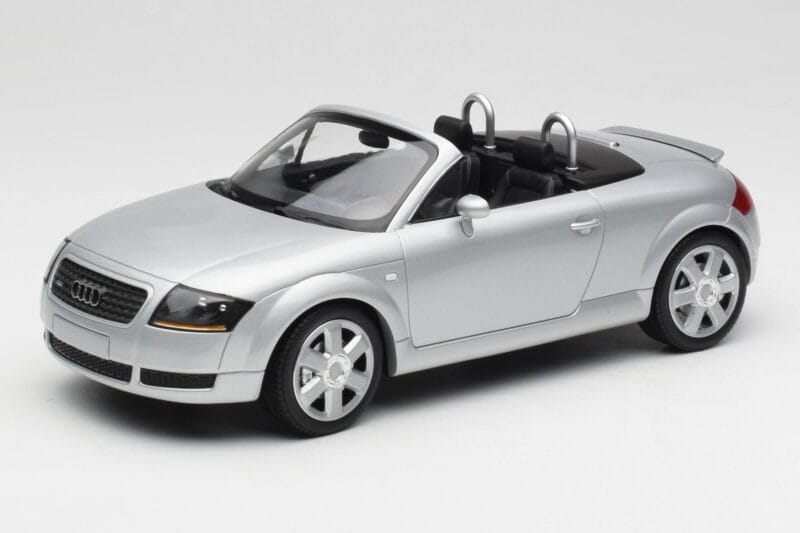 Audi TT 8N Roadster Silver Metallic Minichamps 1:18 155017031 Metāls