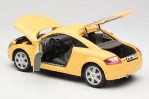 Audi TT 8N Dzeltens Revell 1:18 08954-M1 Metāls — attēls 5 no 8