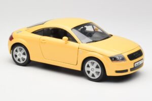 Audi TT 8N Dzeltens Revell 1:18 08954-M1 Metāls — attēls 6 no 8