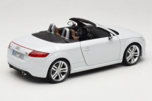 Audi TT 8S Roadster Glacier White Minichamps 1:18 5011400515 Metāls — attēls 3 no 8
