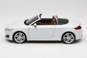 Audi TT 8S Roadster Glacier White Minichamps 1:18 5011400515 Metāls — attēls 4 no 8
