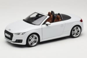 Audi TT 8S Roadster Glacier White Minichamps 1:18 5011400515 Metāls