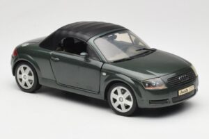 Audi TT 8N Roadster Zaļš Revell 1:18 8979 Metāls — attēls 6 no 8
