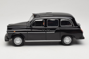 Austin FX4 London Taxi Melns Minichamps 1:18 180136000 Metāls — attēls 4 no 8