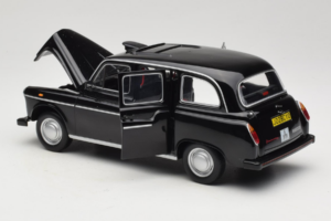 Austin FX4 London Taxi Melns Minichamps 1:18 180136000 Metāls — attēls 5 no 8