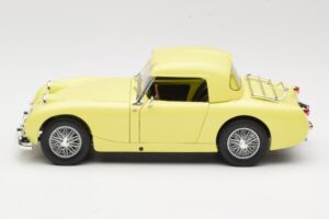 Austin-Healey Sprite Mk1 Dzeltens Revell 1:18 08835 Metāls — attēls 4 no 8