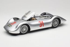 Auto Union Typ C Stromlinie #31 B. Rosemeyer 1937 Sudrabs Revell 1:18 08436 Metāls — attēls 2 no 8