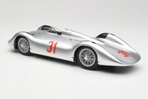 Auto Union Typ C Stromlinie #31 B. Rosemeyer 1937 Sudrabs Revell 1:18 08436 Metāls — attēls 7 no 8