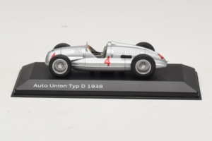 Auto Union Typ D #4 Sudrabs Minichamps 1:43 5030900703 Metāls