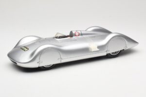 Auto Union Type C Streamliner #72 B. Rosemeyer World Record 1937 Revell 1:18 Auto Union Type C Streamliner #72 B. Rosemeyer World Record 1937 Revell 1:18 08420 Metāls
