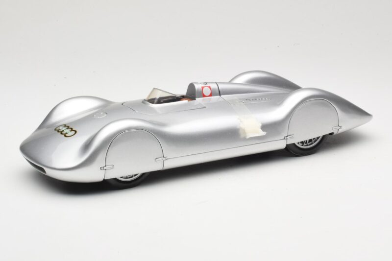 Auto Union Type C Streamliner #72 B. Rosemeyer World Record 1937 Revell 1:18 08420 Metāls