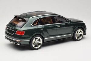 Bentley Bentayga Styling Pack Zaļš GT Spirit 1:18 GT133 Sveķi — attēls 2 no 6