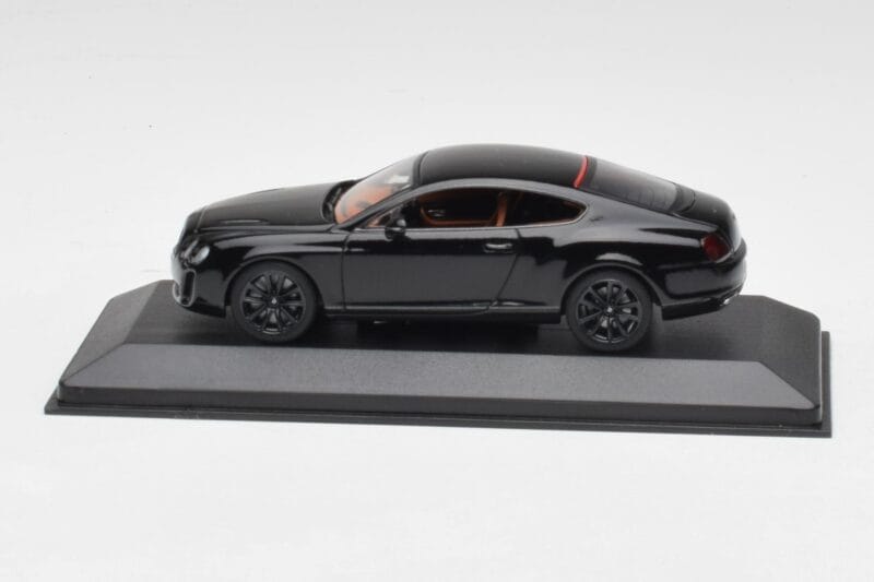 Bentley Continental GT Melns Ar Melniem Diskiem Minichamps 1:43 BENTLEY002 Metāls