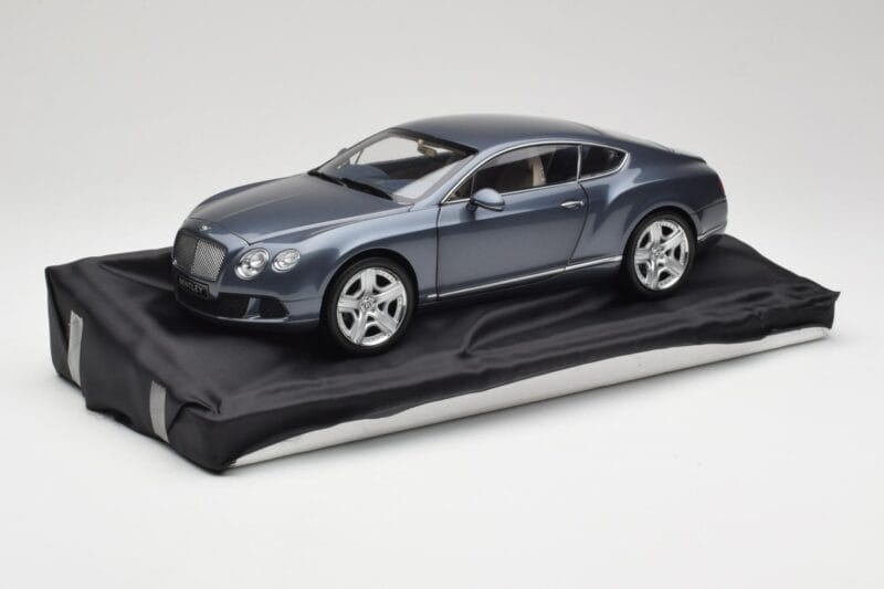 Bentley Continental GT Grey Metallic Minichamps 1:18 100139920 Metāls