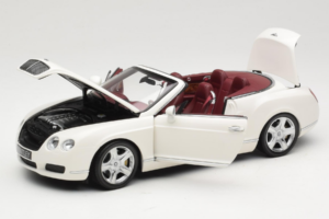Bentley Continental GTC Balts Minichamps 1:18 100139032 Metāls — attēls 2 no 8