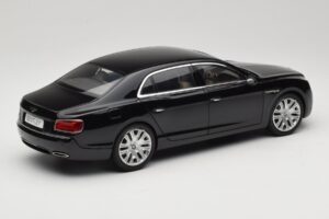 Bentley Flying Spur W12 Diamond Black Kyosho 1:18 08891DBK Metāls — attēls 3 no 8