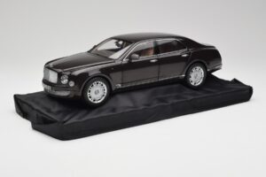 Bentley Mulsanne Burnt Oak Minichamps 1:18 100139905 Metāls