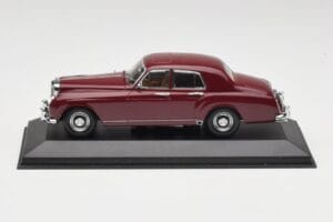 Bentley S1 Continental Flying Spur Bordo Minichamps 1:43 436139550 Metāls