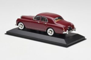 Bentley S1 Continental Flying Spur Krēmkrāsa Minichamps 1:43 436139551 Metāls — attēls 3 no 4