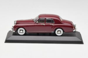 Bentley S1 Continental Flying Spur Krēmkrāsa Minichamps 1:43 436139551 Metāls