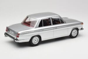 BMW 1800 Ti Sudrabs Minichamps 1:18 107024000 Sveķi — attēls 2 no 6