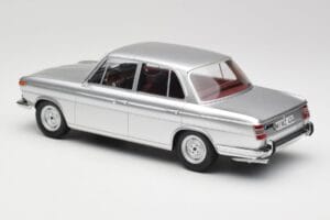 BMW 1800 Ti Sudrabs Minichamps 1:18 107024000 Sveķi — attēls 5 no 6