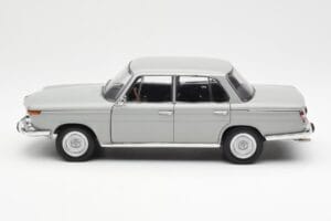 BMW 1800 TiSA Bernina Pelēks AUTOart 1:18 70621 Metāls — attēls 4 no 8