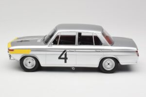 BMW 1800 TiSA #4 J. Ickx / J. van Ophem 24 Hours of Spa 1965 Winners Minichamps 1:18 107652504 Sveķi — attēls 3 no 6