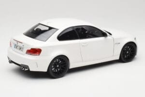 BMW 1M Coupe E82 Balts Minichamps 1:18 110020022 Metāls — attēls 3 no 8