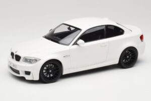 BMW 1M Coupe E82 Balts Minichamps 1:18 110020022 Metāls