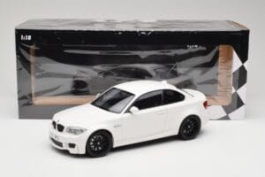BMW 1M Coupe E82 Balts Minichamps 1:18 110020022 Metāls — attēls 8 no 8