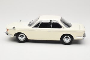 BMW 2000 CS Coupe Krēmkrāsa KK-Scale 1:18 KKDC180121 Metāls — attēls 3 no 6