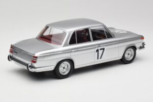 BMW 2000 Ti #17 J. Ickx / H. Hahne 24 Hours of Spa 1966 Winners Minichamps 1:18 107662517 Sveķi — attēls 2 no 6