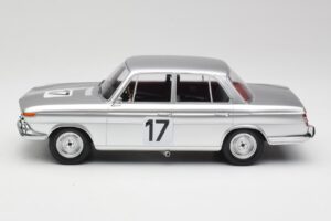 BMW 2000 Ti #17 J. Ickx / H. Hahne 24 Hours of Spa 1966 Winners Minichamps 1:18 107662517 Sveķi — attēls 3 no 6