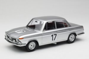 BMW 2000 Ti #17 J. Ickx / H. Hahne 24 Hours of Spa 1966 Winners Minichamps 1:18 107662517 Sveķi
