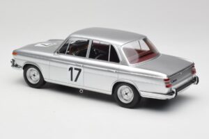 BMW 2000 Ti #17 J. Ickx / H. Hahne 24 Hours of Spa 1966 Winners Minichamps 1:18 107662517 Sveķi — attēls 5 no 6