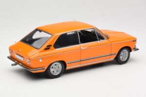 BMW 2000 Tii Touring Oranžs Minichamps 1:18 80430145824 Metāls — attēls 3 no 8