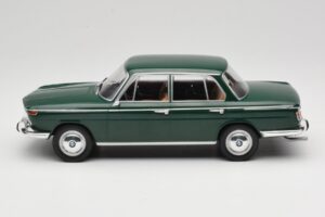 BMW 2000 121 Zaļš MCG 1:18 MCG18542 Metāls — attēls 3 no 6