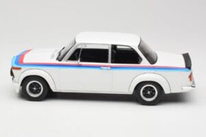 BMW 2002 E10 Turbo Balts MCG 1:18 MCG18408-R Metāls — attēls 3 no 6