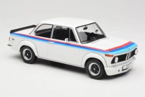 BMW 2002 E10 Turbo Balts MCG 1:18 MCG18408-R Metāls — attēls 4 no 6