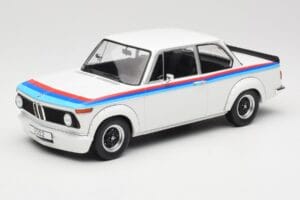 BMW 2002 E10 Turbo Balts MCG 1:18 MCG18408-R Metāls