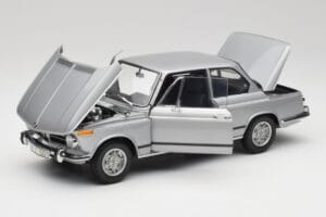 BMW 2002 Tii Polaris Sudraba AUTOart 1:18 80430146517 Metāls — attēls 2 no 8
