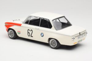 BMW 2002 tiK BMW AG #1 H. Hahne / D. Quester Class Winner Guards International 6 Hours Brands Hatch 1969 Minichamps 1:18 1556 — attēls 5 no 6