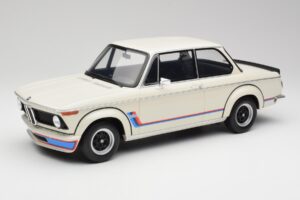 BMW 2002 Turbo E10 Chamonix Balts Otto 1:12 G077 Sveķi