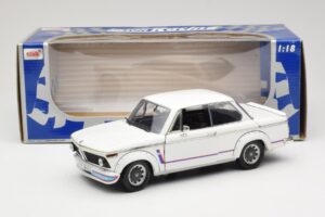 BMW 2002 Turbo E10 Balts Anson 1:18 30393 Metāls — attēls 8 no 8
