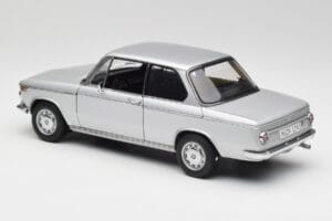 BMW 2002tii Sudrabs AUTOart 1:18 80430151479 Metāls — attēls 7 no 8